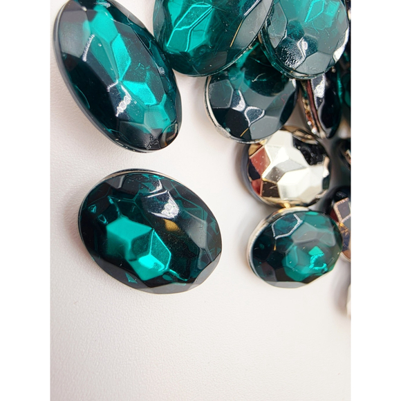 HUGE Vintage West German Emerald Green Faceted Glass Cabochon Lot 18x13mm - Picture 8 of 11